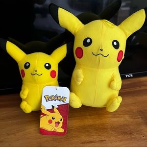 Pair of Pikachus Plushes (2017-2021)